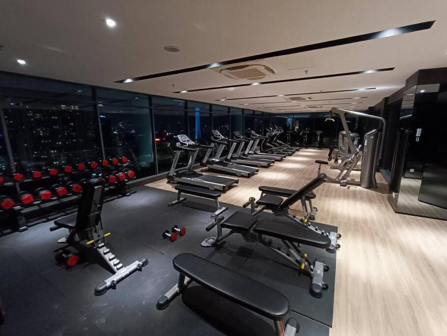 Cl 27A Insta Klcc View & Infinity Pool View Apartment กัวลาลัมเปอร์ ภายนอก รูปภาพ