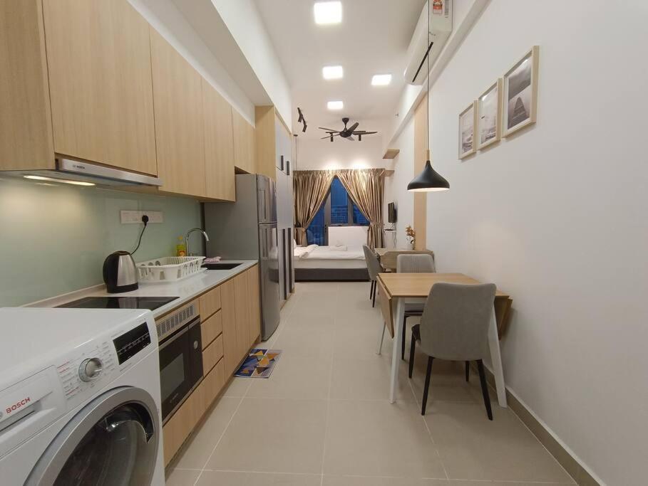 Cl 27A Insta Klcc View & Infinity Pool View Apartment กัวลาลัมเปอร์ ภายนอก รูปภาพ