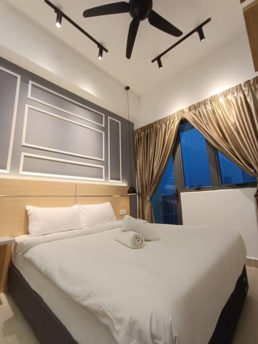 Cl 27A Insta Klcc View & Infinity Pool View Apartment กัวลาลัมเปอร์ ภายนอก รูปภาพ