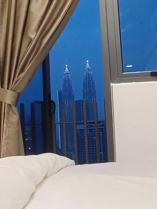 Cl 27A Insta Klcc View & Infinity Pool View Apartment กัวลาลัมเปอร์ ภายนอก รูปภาพ
