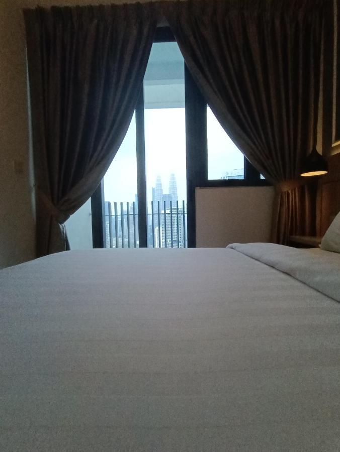Cl 27A Insta Klcc View & Infinity Pool View Apartment กัวลาลัมเปอร์ ภายนอก รูปภาพ
