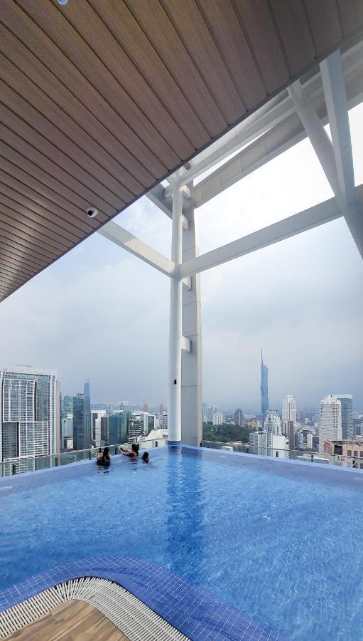 Cl 27A Insta Klcc View & Infinity Pool View Apartment กัวลาลัมเปอร์ ภายนอก รูปภาพ