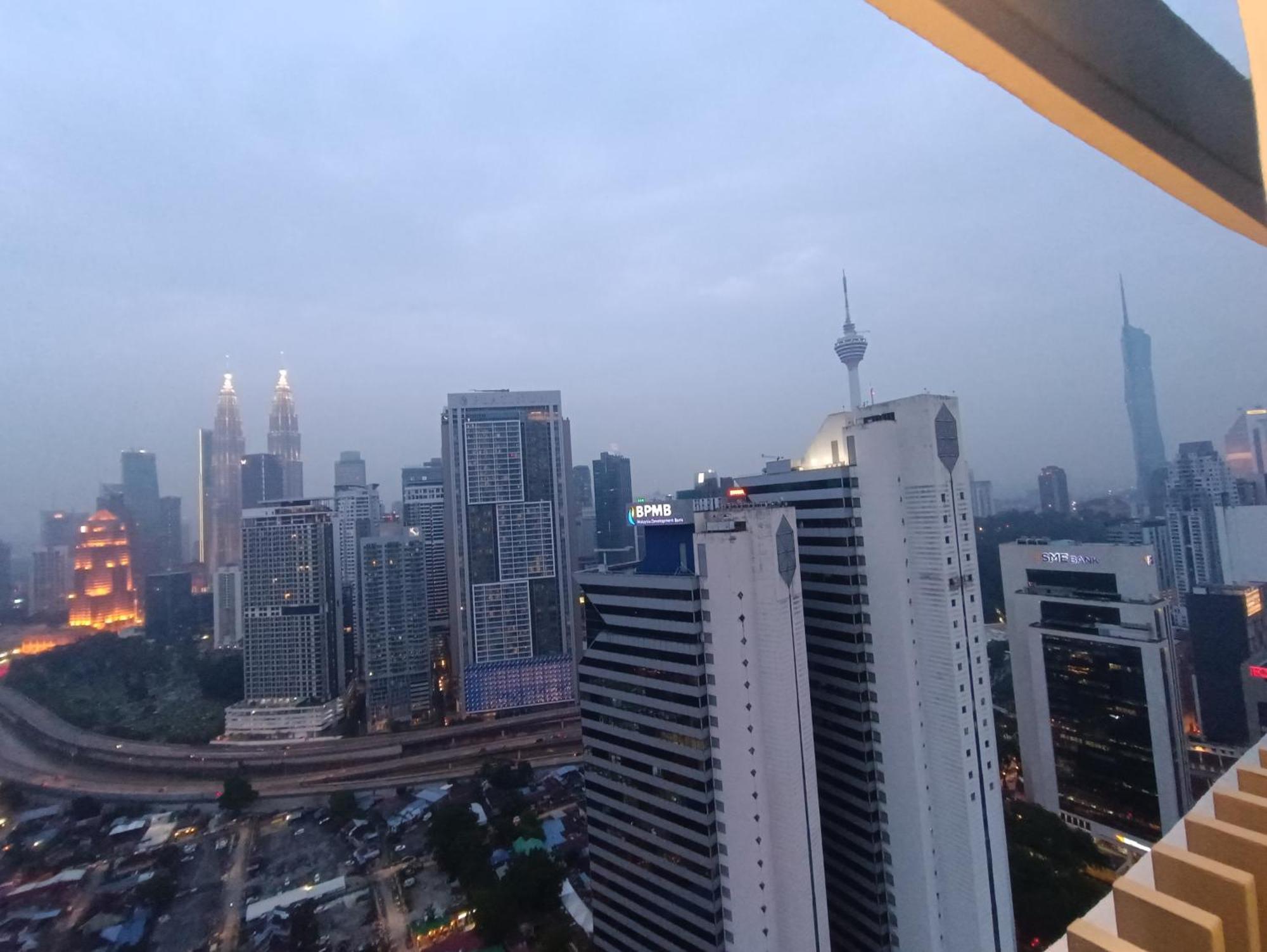 Cl 27A Insta Klcc View & Infinity Pool View Apartment กัวลาลัมเปอร์ ภายนอก รูปภาพ
